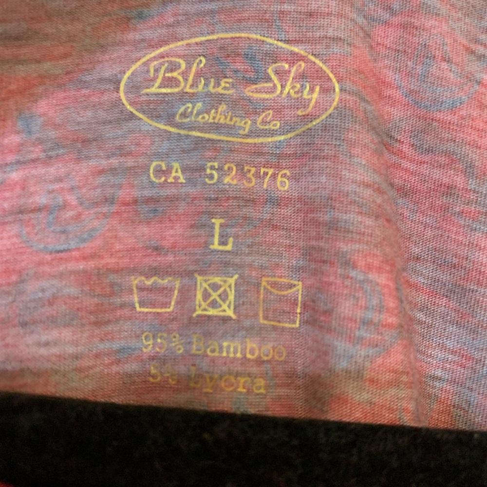 Red Patterned Women's Top - Picture 3 of 3